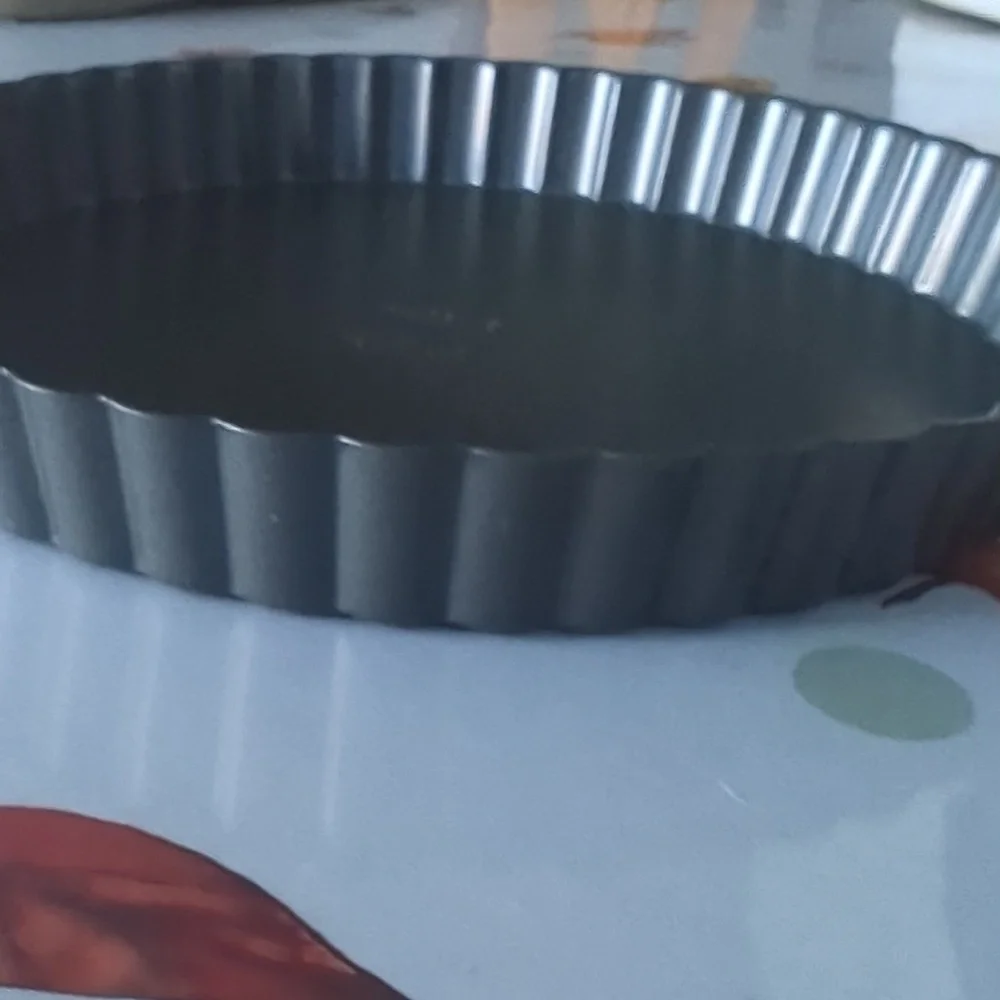 Wilton 11” Tart Round Baking Pan w/Removable Bottom.
